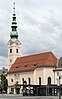 Klagenfurt Innere Stadt Heiligengeistplatz Heiligengeistkirche SO-Ansicht 15072016 3897.jpg