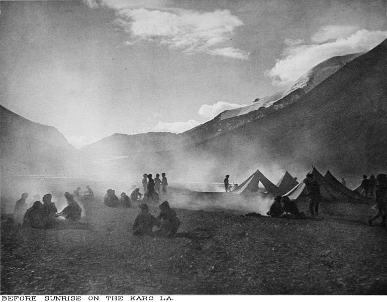 File:Lhasa - Facing P274 - Before sunrise on the Karo la.jpg