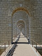 Viaduc - arches (Chaumont).jpg