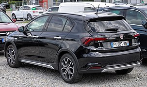 Fiat Tipo Cross - left rear view