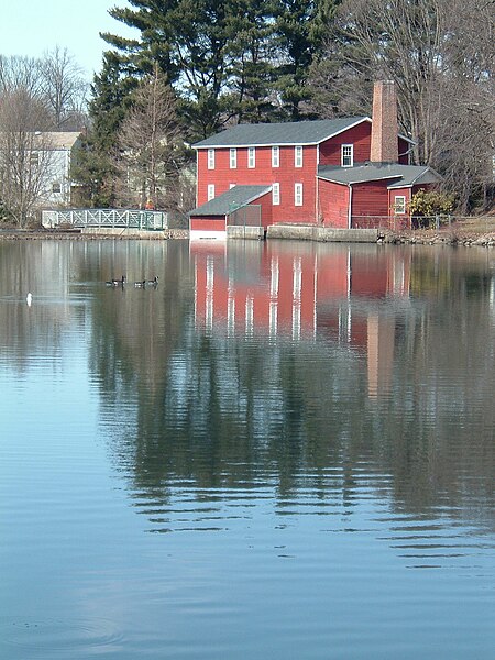 File:Coopers Pond Bergenfield NJ.jpg