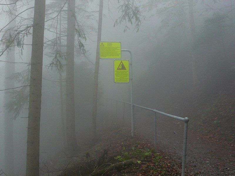 File:Felsenweg - panoramio.jpg