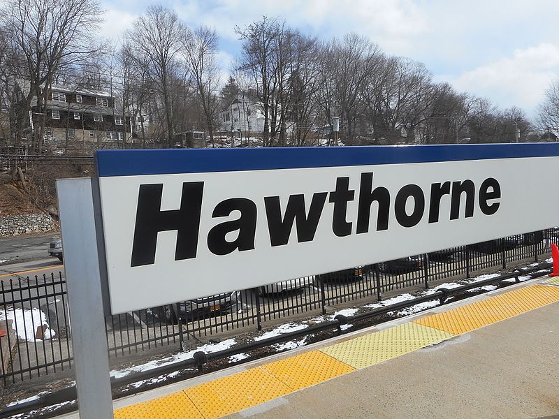 File:Hawthorne Metro-North; March 11, 2017 018.jpg