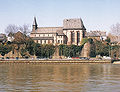 Deutsch: Justinuskirche und Höchster Stadtmauer von Süden English: Justin church and defensive wall from south