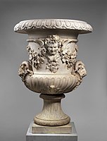 Vase aux attributs de l’Automne, 1745, marbre, 177,2 x 133,4 cm, New York, Metropolitan Museum of Art.