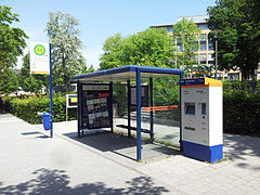 Bushaltestelle mit Fahrkartenautomat, Wiesbaden