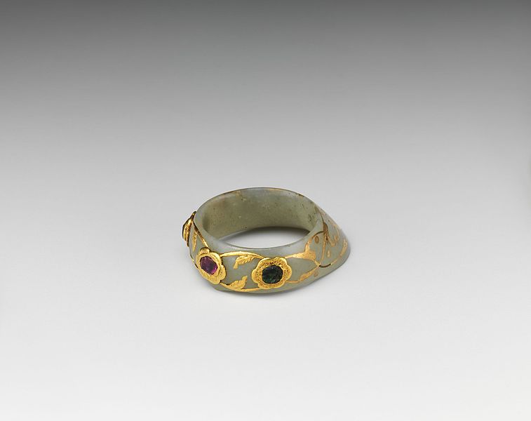 File:Archer's Thumb Ring MET DP169750.jpg