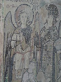 Vue d'une mosaïque ancienne représentant une scène religieuse.