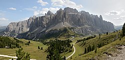 Hanow dolomit a dheu dhyworth Menydhyow Dolomites yn Itali