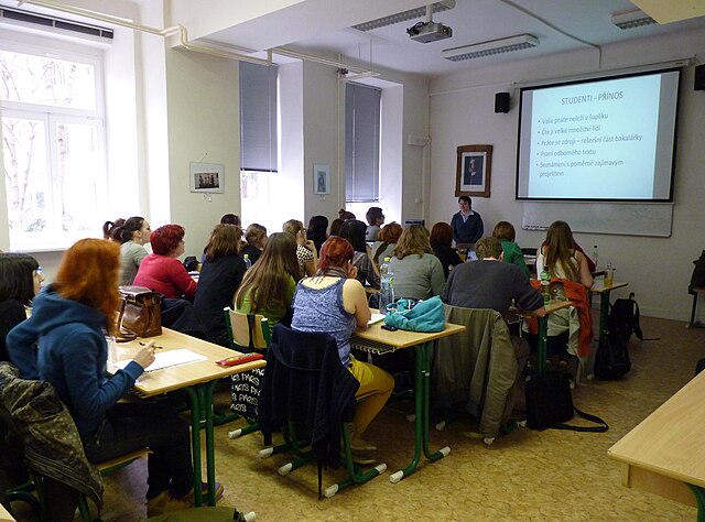 Jana Lánová giving a lecture on Wikipedia to students at Faculty of Arts, Masaryk University in Brno