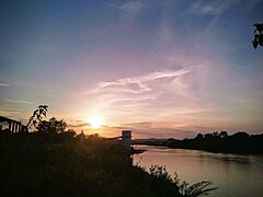 Sunset at river Narmada.jpg