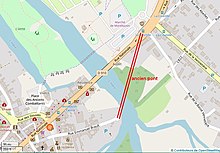 Carte représentant le tracé d'un ancien pont restitué sur le cadastre moderne.