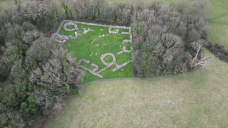 Pentref Celtaidd Din Lligwy Celtic village (pre-Roman) nr Moelfre, Ynys Mon, Wales 16.png