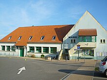 Ang Town Hall ug School of Audinghen