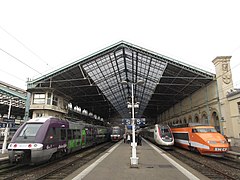 TER et TGV en gare.