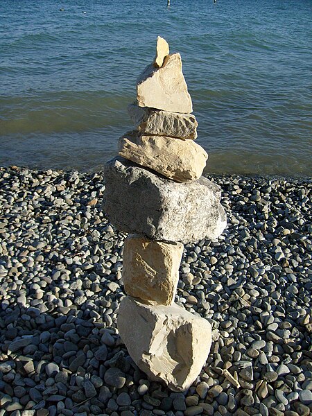 File:Cairn KN.jpg