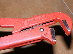 Pipe-Wrench 62835-480x360 (4904992248).jpg