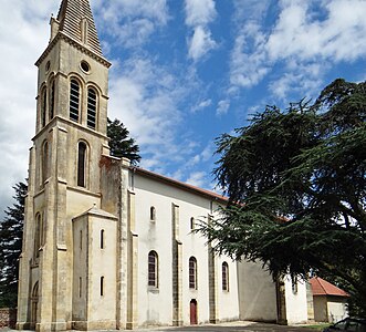 L'église avec son clocher-porche