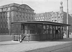 Verkehrspavillon um 1926, im Hintergrund das Reichsbankgebäude