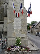 Sermoise (Aisne) monument aux morts (vue latérale).JPG