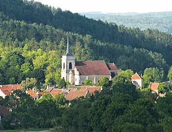 L’église Saint-Jacques-le-Majeur, côté sud.