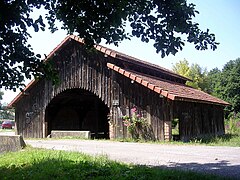 Lavoir de Cadette (1828 - rue du Lavoir), alimenté par le ruisseau Notre-Dame.