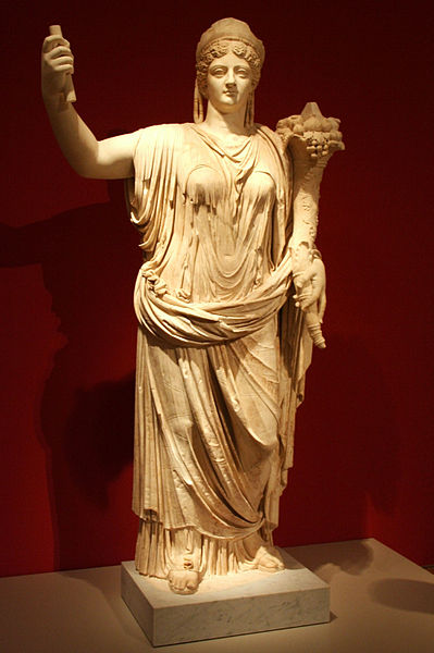 File:Altes Museum - Statue der vergöttlichten Kaiserin Livia.jpg