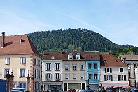 La Roche Mère Henry vue depuis Senones (1).jpg