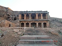 Templo budista Chaitya de dos pisos