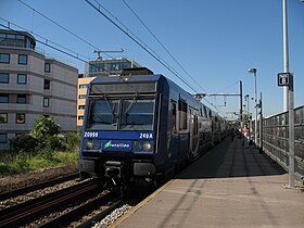 Trajno de Transilien en Issy-Val de Seine