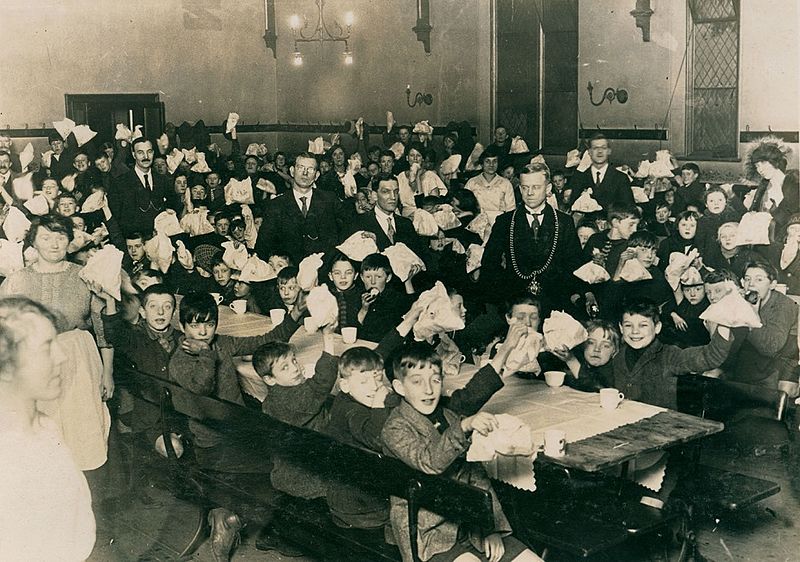 File:Children's Christmas party organised by the West End Benevolent Fund (28089868516).jpg