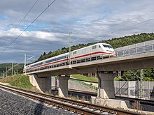 Am 11. September 2017 bei Erpro­bungsfahrten auf der Schnellfahrstre­cke Nürnberg–Erfurt bei Unteroberndorf