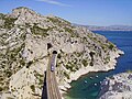 Un TER Marseille > Miramas sur le viaduc de La Vesse.