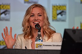 Yvonne Strahovski 2.jpg