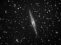 NGC 891是個很薄的盤狀星系。