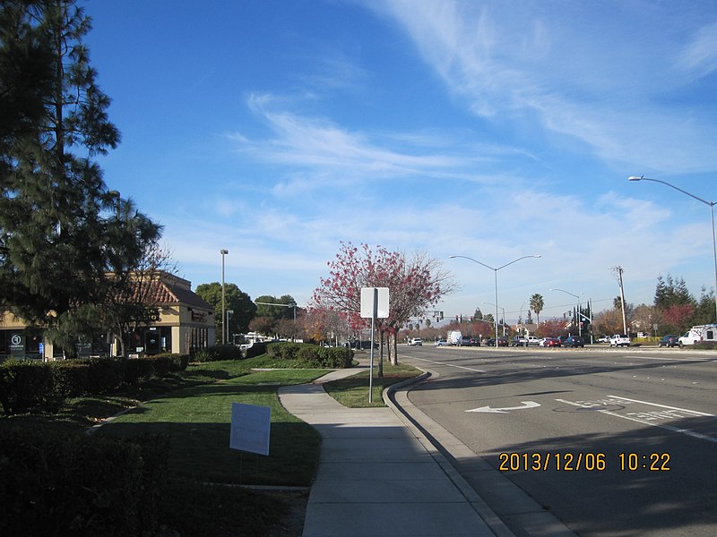 File:Tracy, CA, USA - panoramio (92).jpg