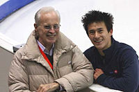 Don Laws mit seinem Schüler Patrick Chan (2007)