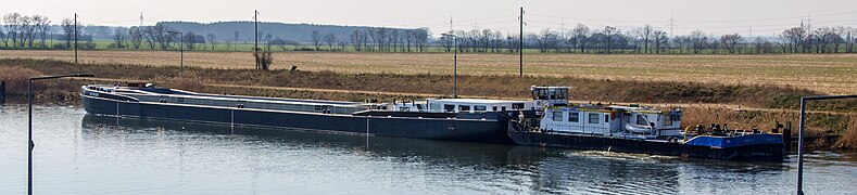 Fabico 8 (tugboat), Schleuse Zerben 03.jpg