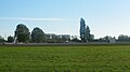 Le cimetière, vu depuis le mémorial de Neuve-Chapelle.