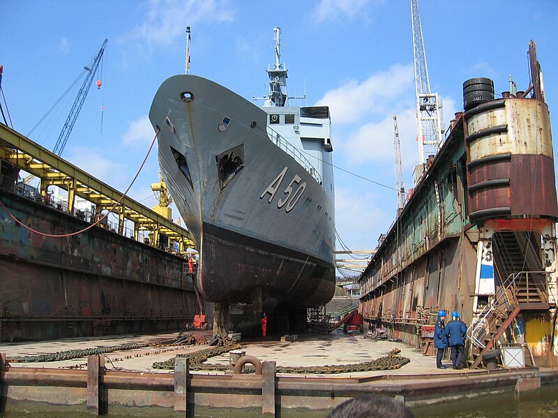 File:Flottendienstboot A 50 2012 in der Werft.jpg