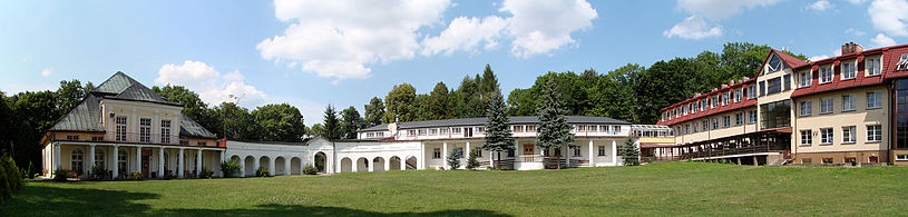 Sanatorium Dziecięce w Krasnobrodzie, dawny zespół pałacowy Fudakowskich