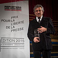 Image 43Cumhuriyet's former editor-in-chief Can Dündar receiving the 2015 Reporters Without Borders Prize. Shortly after, he was arrested. (from Freedom of the press)