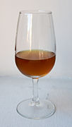 Verre INAO de xérès amontillado.