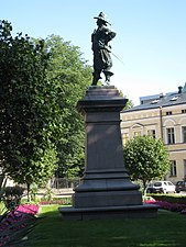 Bronsstaty av Per Brahe i Braheskvären i Åbo, nära Åbo domkyrka, restes 1888 och skulpterades av Walter Runeberg. Vy från sidan.