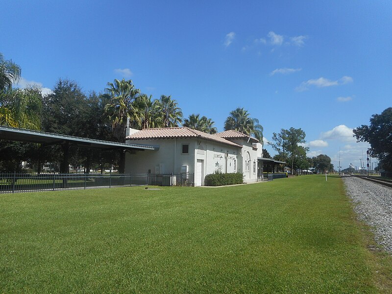 File:Seaboard Air Line Rail Depot; Auburndale, FL-07.jpg