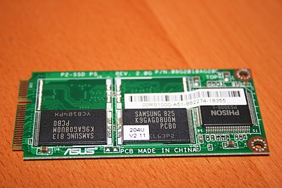 mSATA-Steckkarte: Physisch PCI Express Mini Card, Elektrisch SATA: Solid-State-Drive ursprünglich für Notebooks