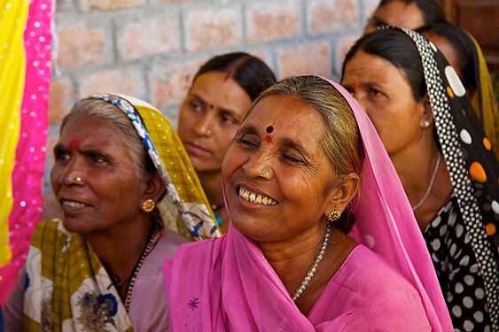 Réunion du Gulabi Gang.