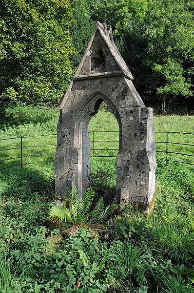 File:Jacob's Well, Hagley Park - geograph.org.uk - 4181934.jpg