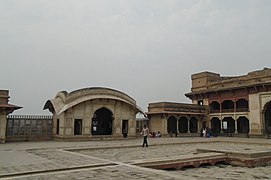 Naulakha Pavilion in Lal Qilla.jpg