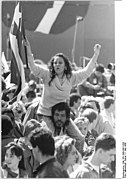 Bundesarchiv Bild 183-1989-0501-026, Berlin, Maiumzug, kubanische Gastarbeiter.jpg